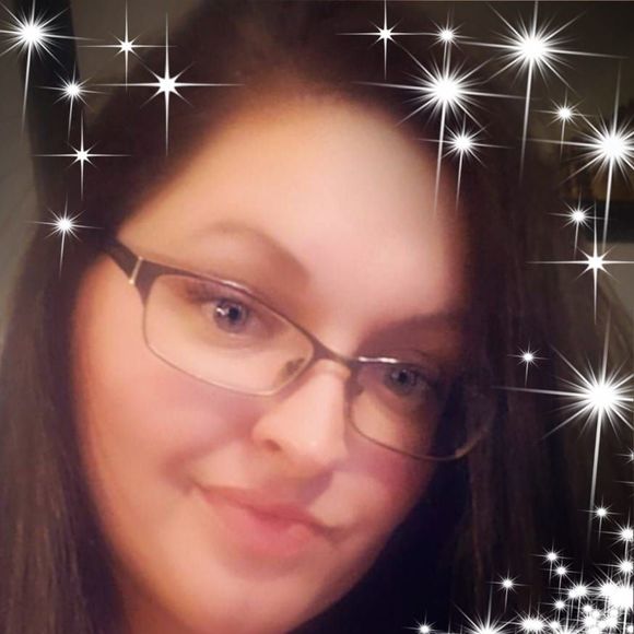 Meet your Posher, Courtney - Picture 1 of 1